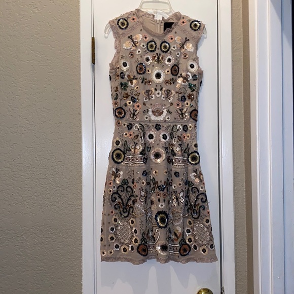 Needle o and thread dress - Picture 1 of 5